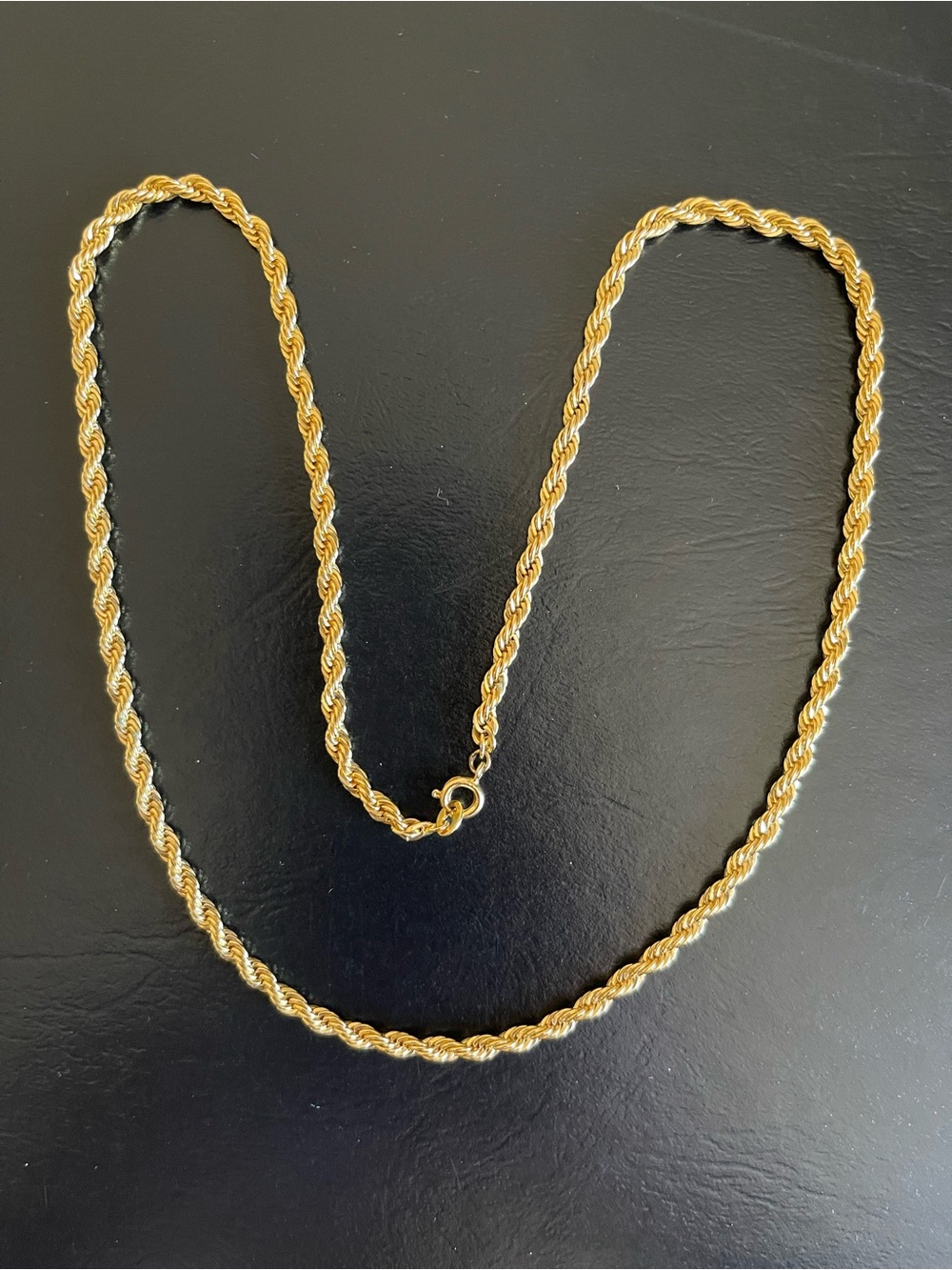 Elegant Gold Rope Chain Necklace .